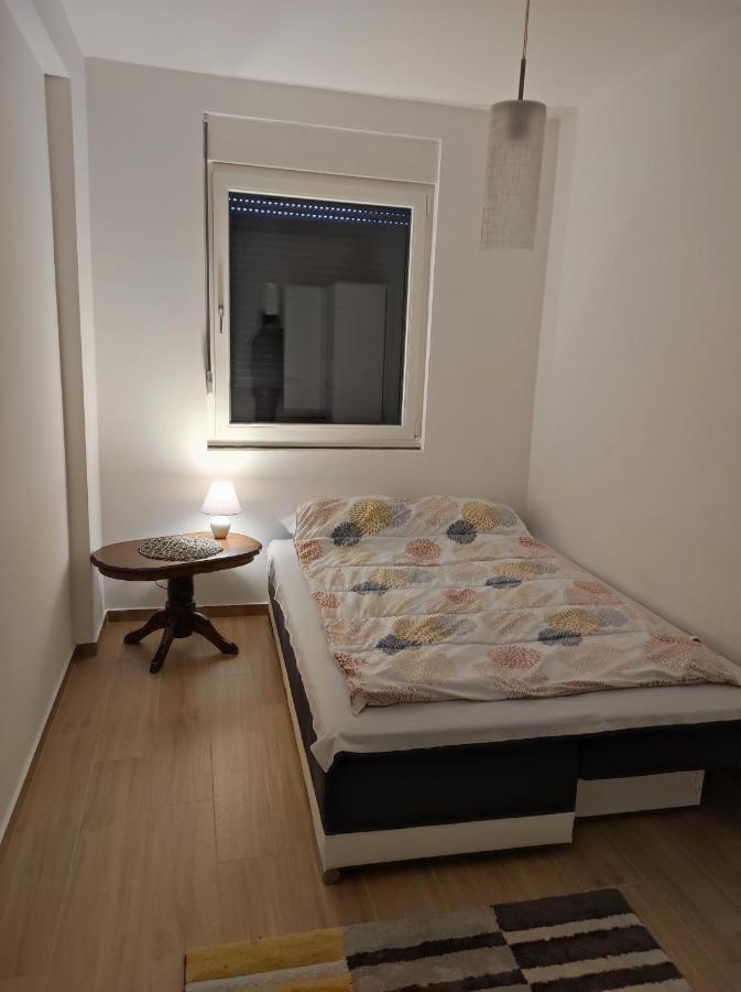 Nina Apartment Валево Екстериор снимка